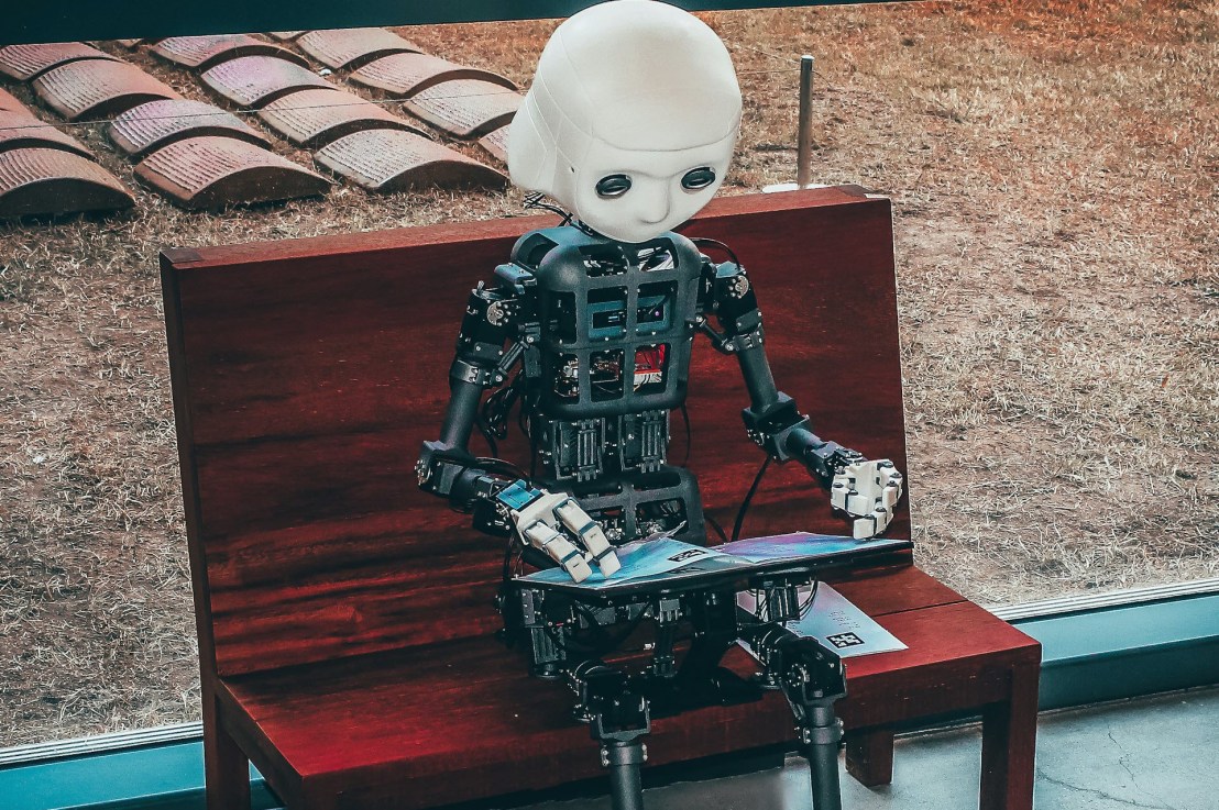 The Role of AI in the AX&nbsp;Revolution